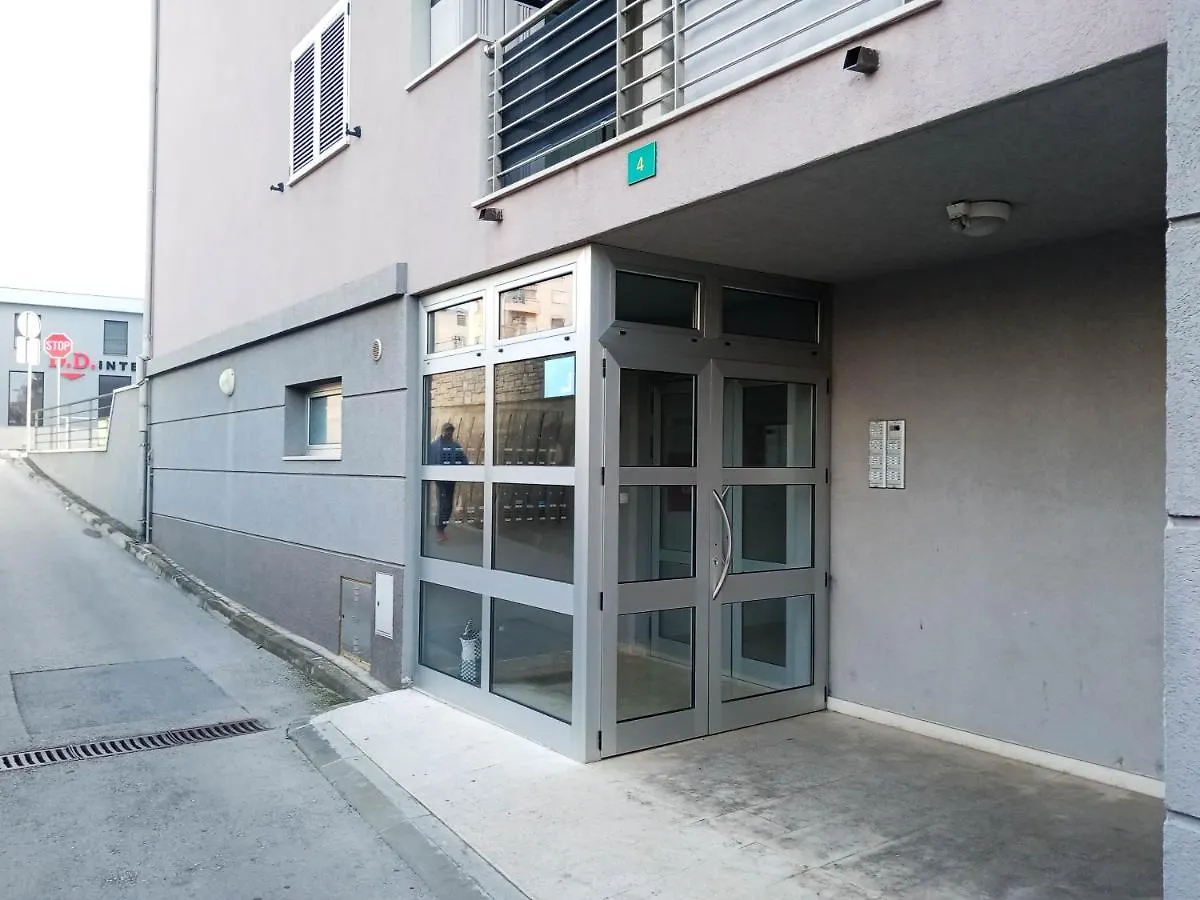 Pula City Centre, Modern App 2+2, Free Parking Croatia
