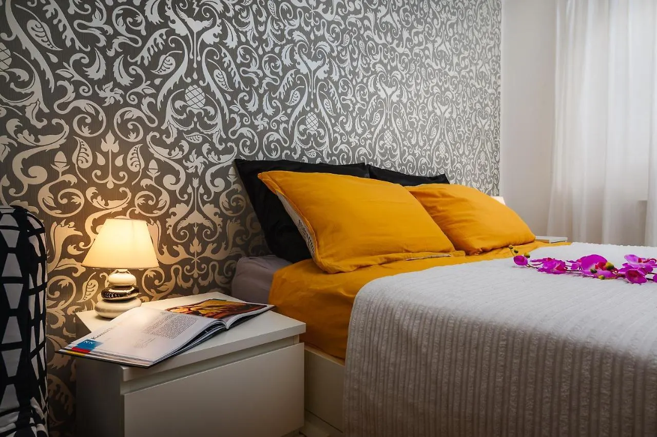 Pula City Centre, Modern App 2+2, Free Parking 0*,  Croatia