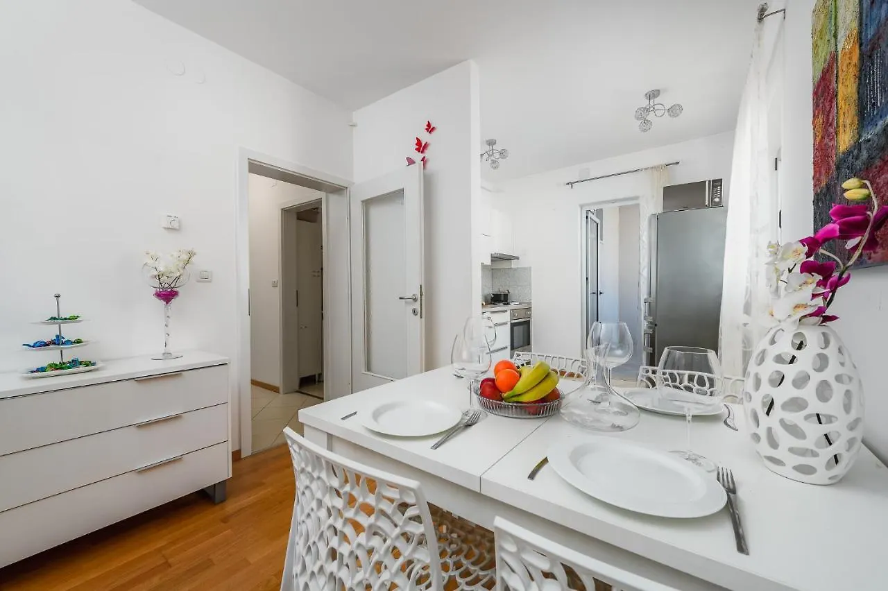 Apartment Pula City Centre, Modern App 2+2, Free Parking