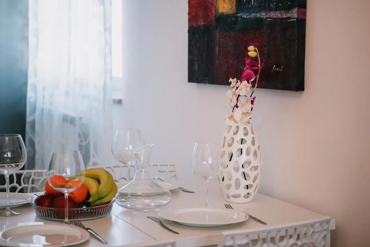 Pula City Centre, Modern App 2+2, Free Parking Apartment