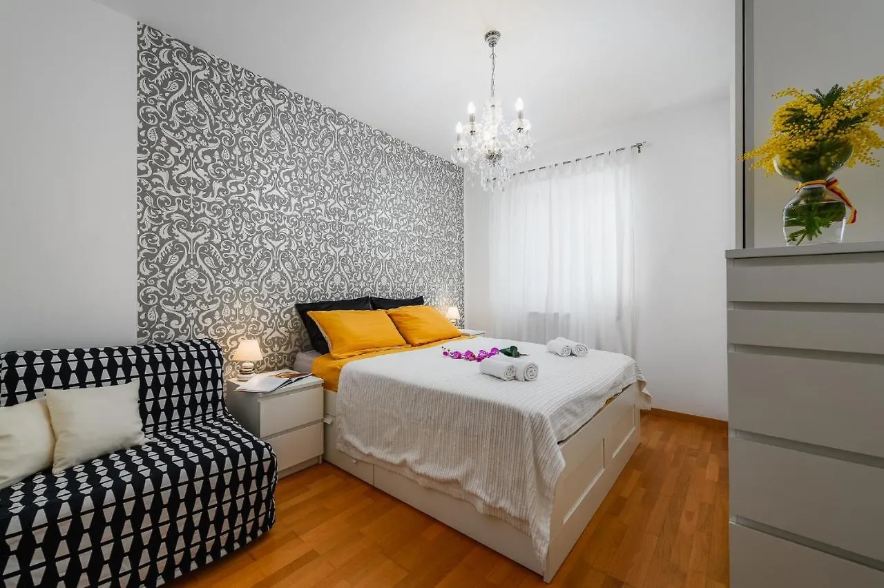 Apartment Pula City Centre, Modern App 2+2, Free Parking Croatia