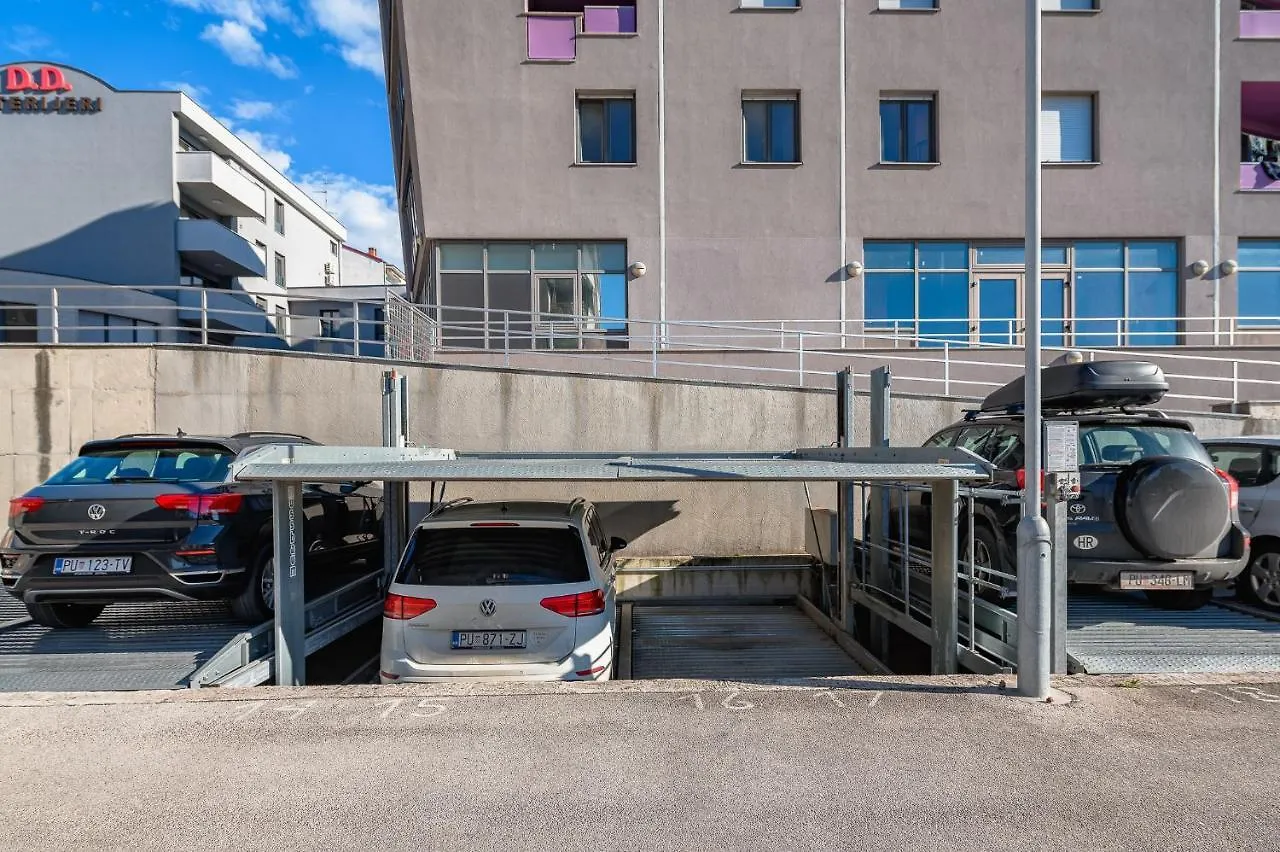 Apartment Pula City Centre, Modern App 2+2, Free Parking Croatia