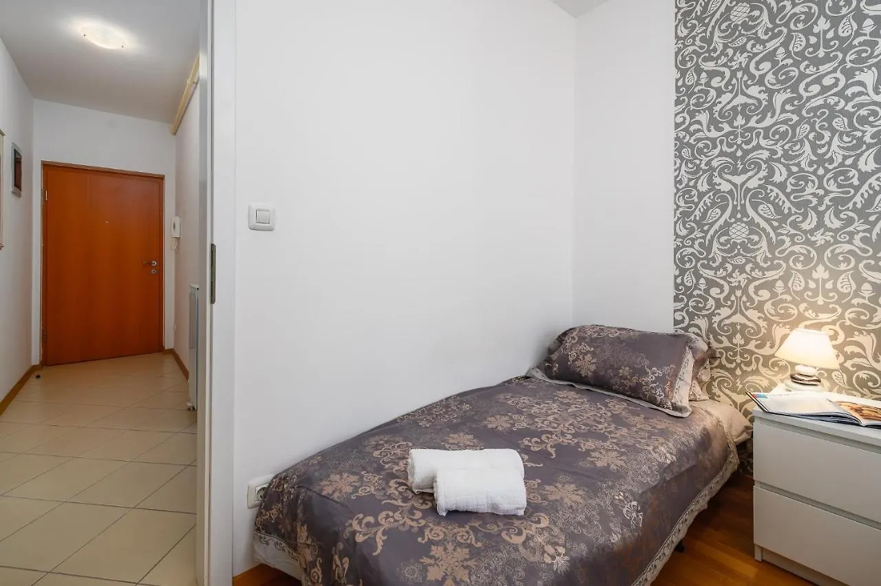 Pula City Centre, Modern App 2+2, Free Parking 0*,  Croatia