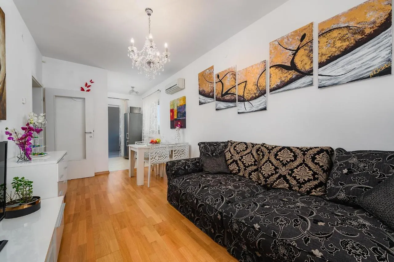 Apartment Pula City Centre, Modern App 2+2, Free Parking